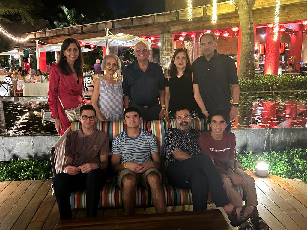 Dr. Pravinsagar Mehta with his wife Kalpana with their family